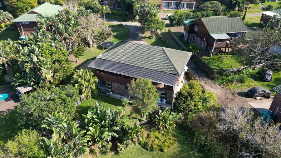 6 Bedroom Property for Sale in Cove Rock Eastern Cape